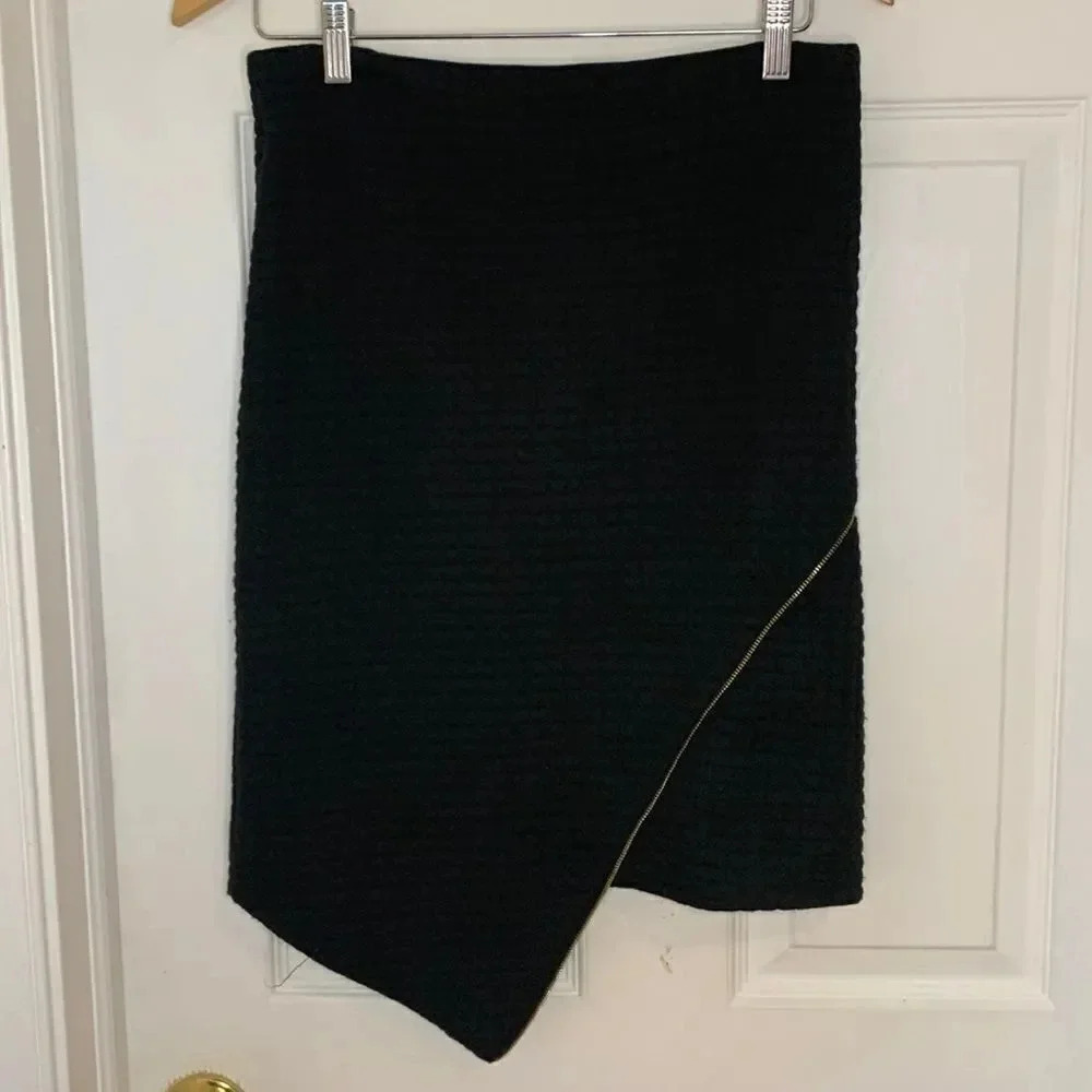 Cirana Quilted Asymmetrical Zipper Skirt